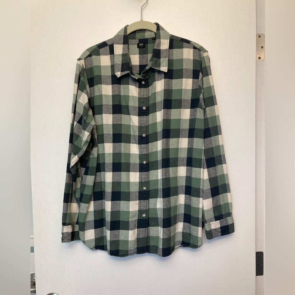UNIQLO soft flannel button down shirt; XL; Black, Green, white plaid check.